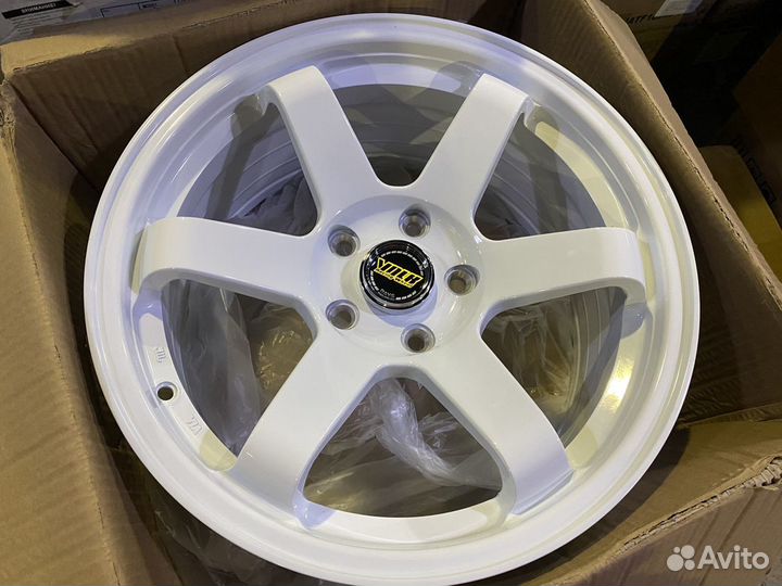 R17 5x114,3 Volk Racing TE37 White