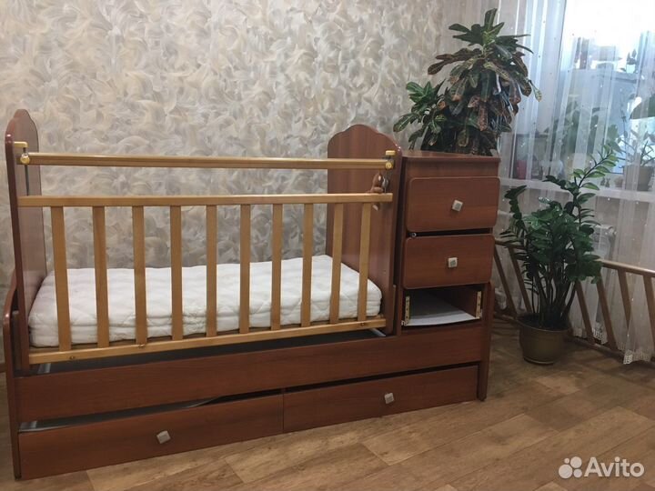 Детская кроватка трансформер с комодом