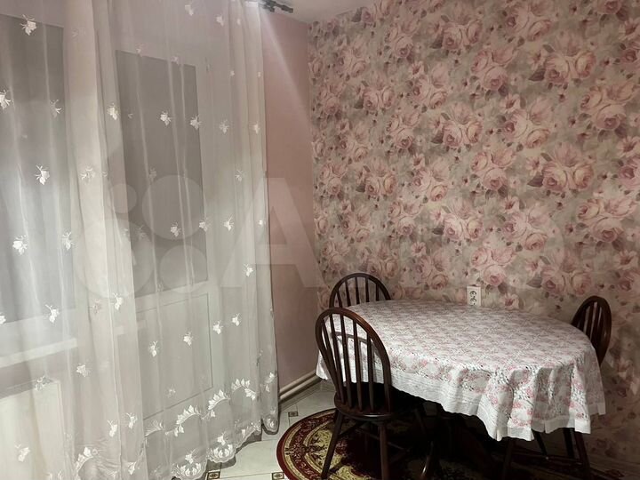 2-к. квартира, 55 м², 4/10 эт.