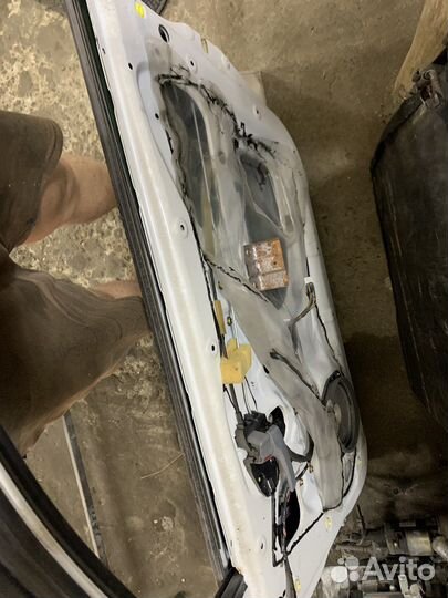 Дверь передняя правая mitsubishi airtrek