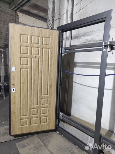 Дверь металлическая входная