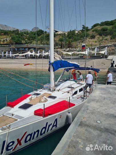 Морские прогулки, аренда яхты в Ялте