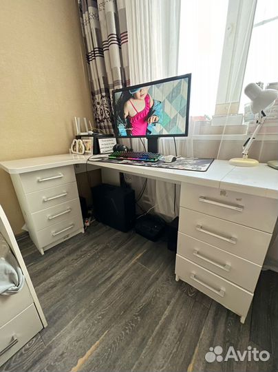 Письменный стол для школьника бу