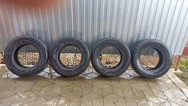 Bridgestone Ice Cruiser 7000 265/65 R17