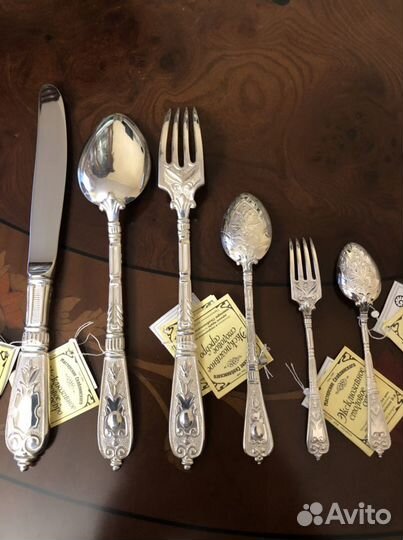 Набор серебряных столовых приборов