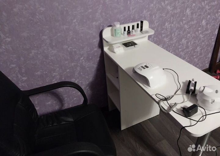 Маникюрный стол складной