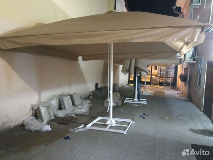 Уличный зонт для летней террасы