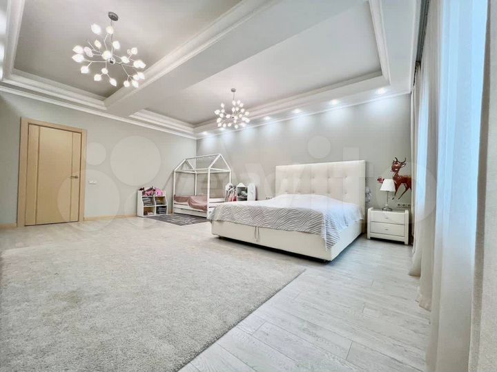 4-к. квартира, 137,6 м², 3/5 эт.