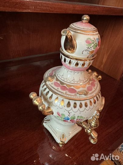 Чайник и сахарница Гжель