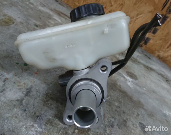 Главный тормозной цилиндр Mercedes w221