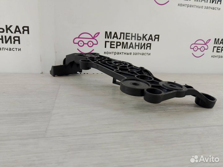 Механизм открытия капота (кронштейн в салоне) BMW