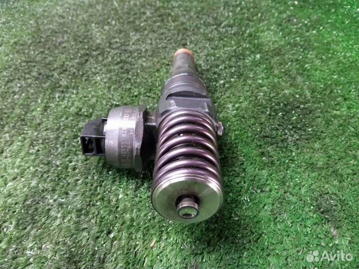 Форсунка дизельная Volkswagen Passat (B6) (2005-2