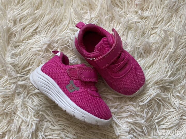Кроссовки для девочки 20 размер