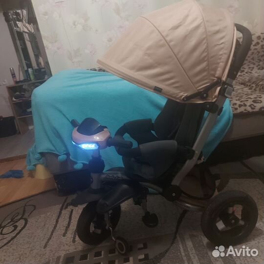 Трехколесный велосипед с ручкой