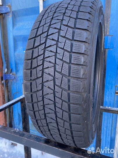 Bridgestone Blizzak DM-V1 225/60 R17