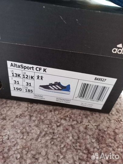 Кроссовки, макасины, сандалии