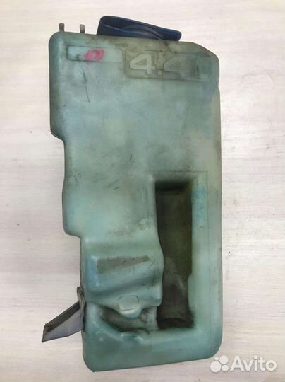 Бачок омывателя audi 100 c4