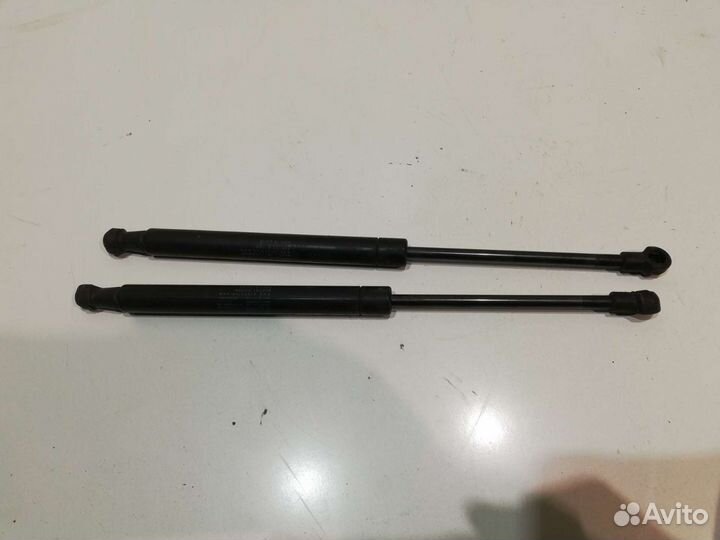 Газовые упоры капота hyundai Solaris 2