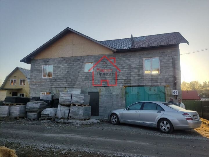 Дом 180 м² на участке 9,3 сот.