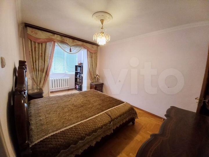 4-к. квартира, 100 м², 7/10 эт.