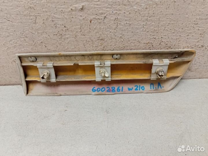 Молдинг переднего левого крыла