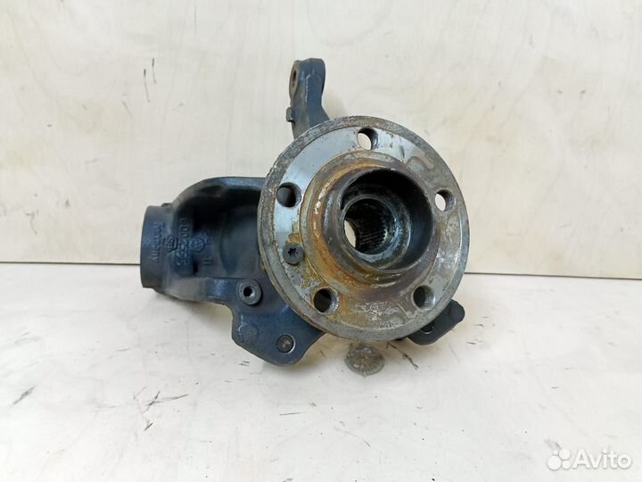 Кулак поворотный передний левый Volkswagen Polo