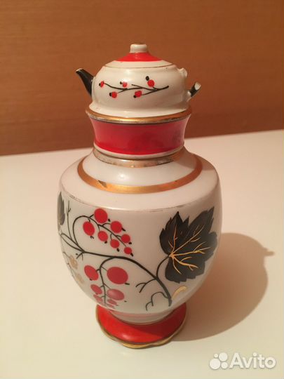 Фарфоровая чайница «красная смородина»лфз