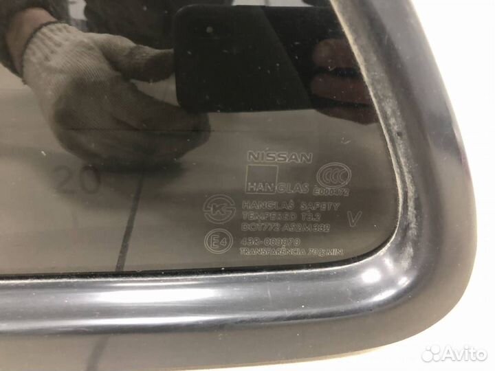 Стекло двери задней левой форточка Nissan Almera C