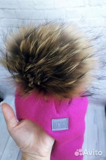 Шапка шлем зимний с натуральным помпоном новая