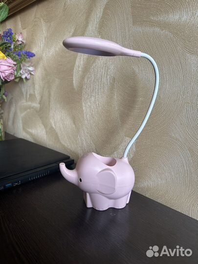 Светильник настольный