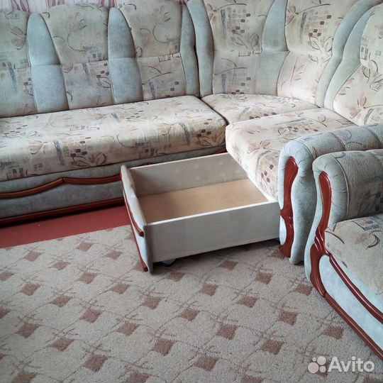 Мягкий уголок с креслом