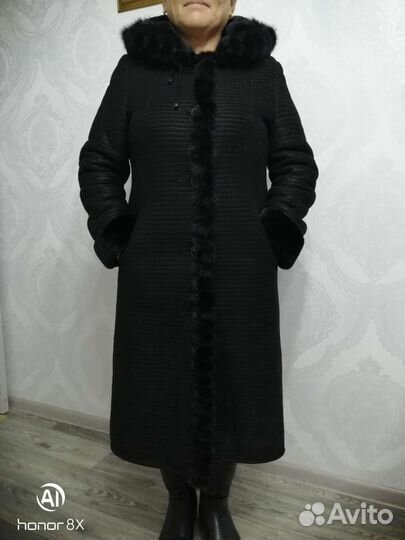 Шуба мутоновая с капюшоном черная