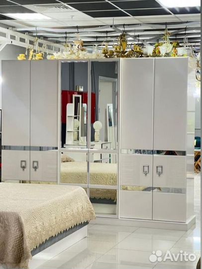 Спальный гарнитур