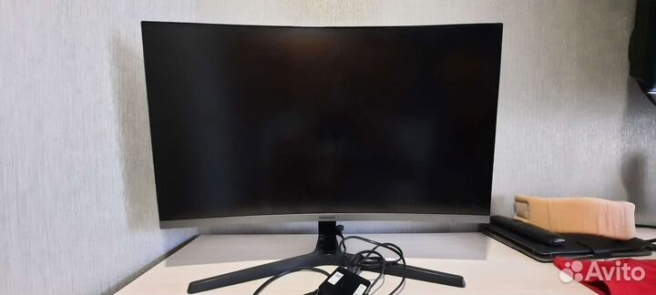 Монитор Samsung c27r500fhi сломанный