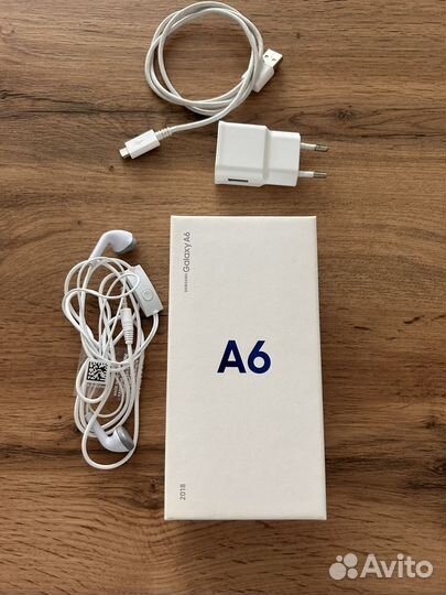 Samsung Galaxy A6, 3/32 ГБ