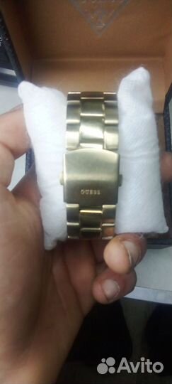 Наручные часы Guess
