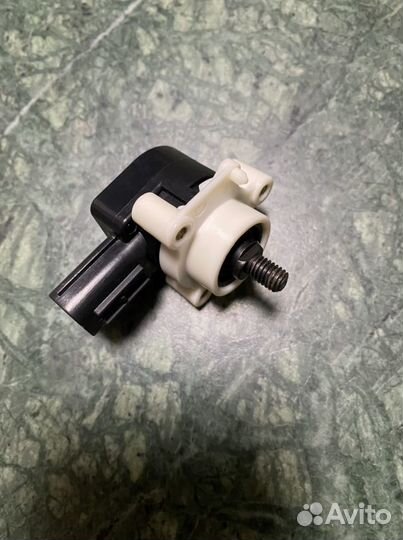 Датчик положения кузова 8651A064