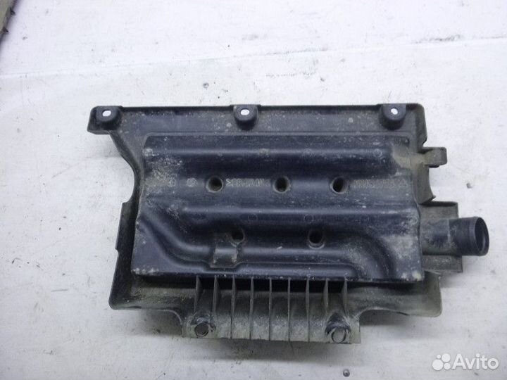 Резонатор воздушного фильтра mitsubishi galant (DJ