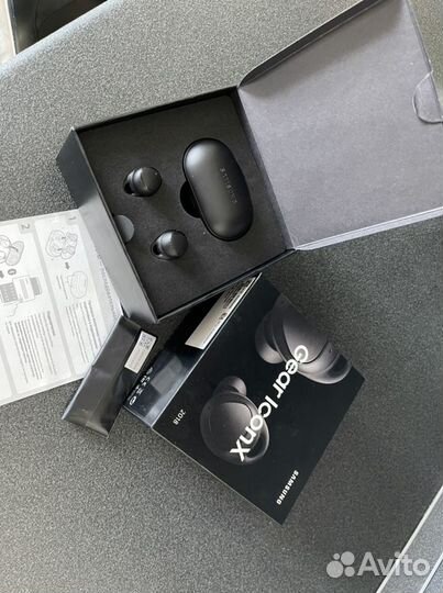 Беспроводные наушники samsung Gear IconX