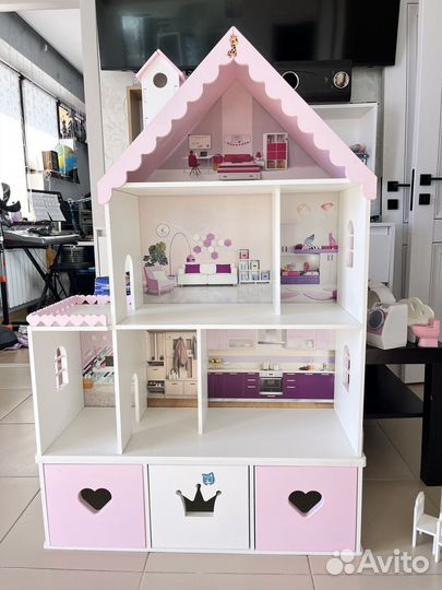 Домик кукольный с мебелью