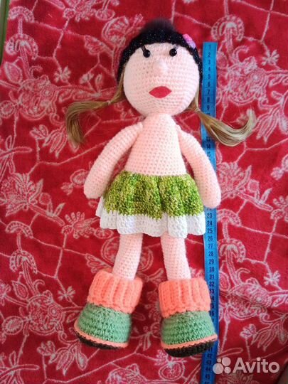 Вязаная кукла ручной работы
