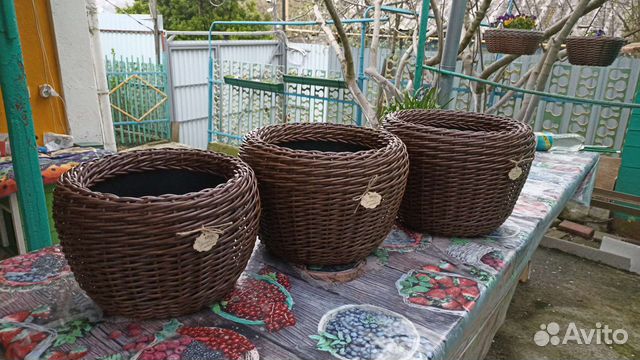 Кашпо из искусственного ротанга