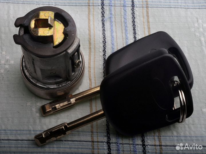 Личинка замка зажигания Ford Focus, Mondeo, Cougar