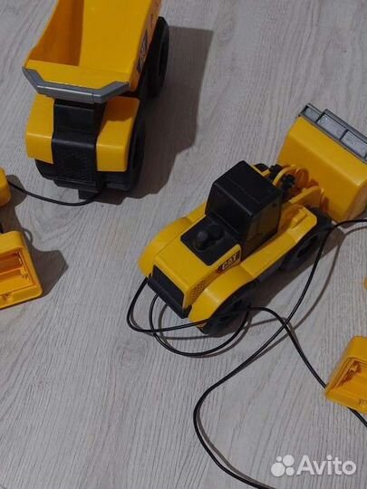 Игрушки белаз и погрузчик