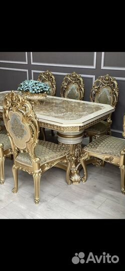 Стол и стулья