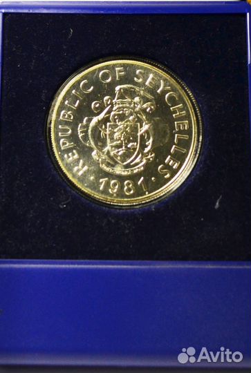 100 рупий 1981г. Сейшелы.(Серебро),в футляре