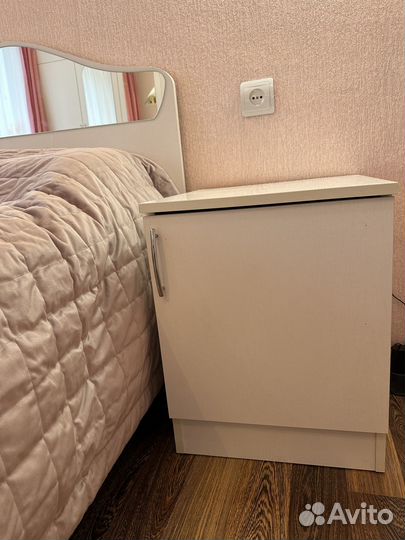 Кровать двуспальная 140 х 200 с двумя тумбами