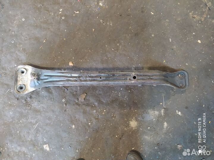 Балка подмоторная Nissan Maxima A32