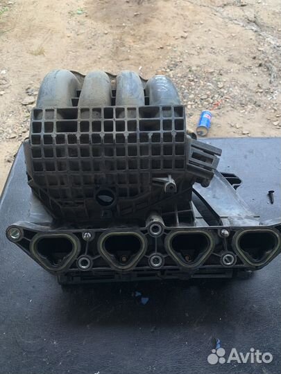 Впускной коллектор volkswagen jetta 1.6 AT clra