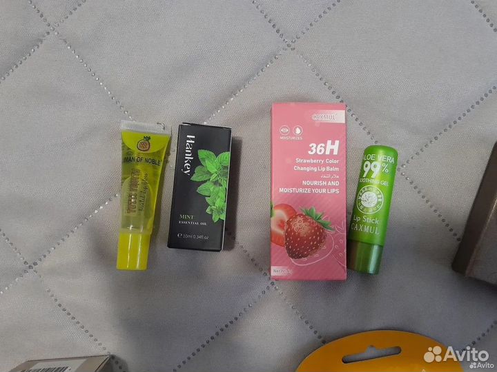 Набор новой косметики пакетом